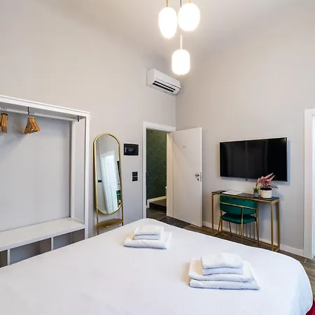 Romantic Duomo Πανσιόν 3*